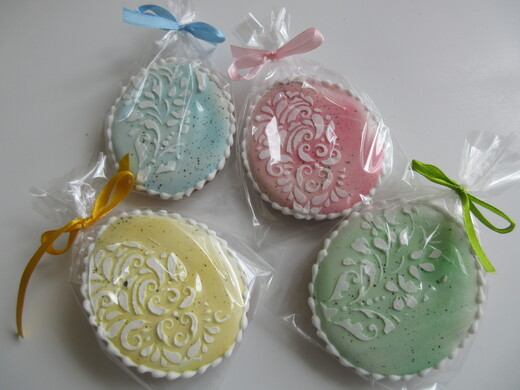 2026, Vejce barevné s krajkou, cena: 50,- Kč