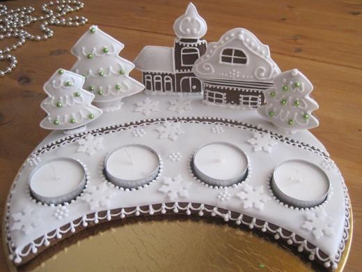 Adventní svícen půlkruh, bílé svíce, cena: 380,- Kč