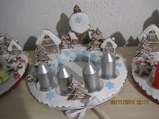 Adventní věnec, stříbrné svíčky, průměr 30 cm, cena: 300,- Kč