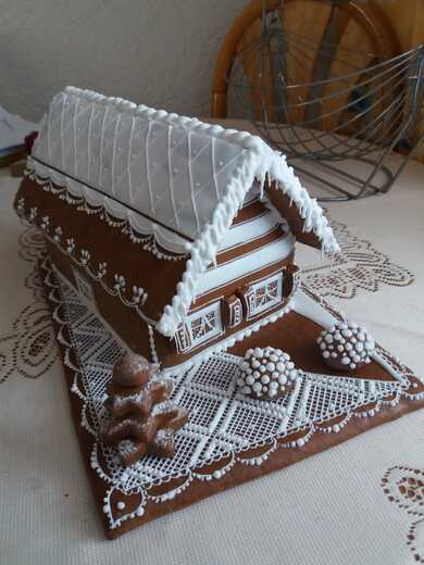Perníkový dům, podstavec 30 x 20 cm, cena 860,- Kč