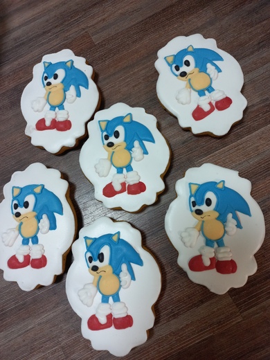 Sonic, 11cm, cena: 60 Kč