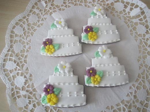 Svatební dort, barevné květy, velikost 10 cm, cena: 30,- Kč