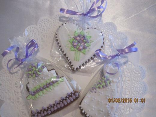Svatební dort, fialový, velikost 10 cm, cena: 30,- Kč